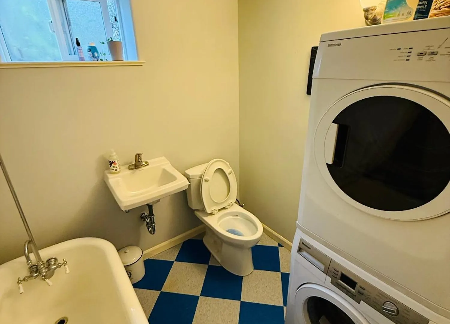 Southeast Portland Parkside Gem On Mount Tabor Apartment